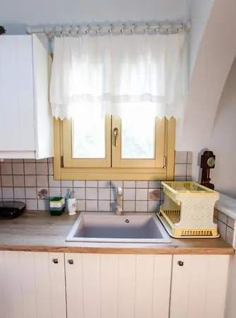 Lägenhet Himarros House *